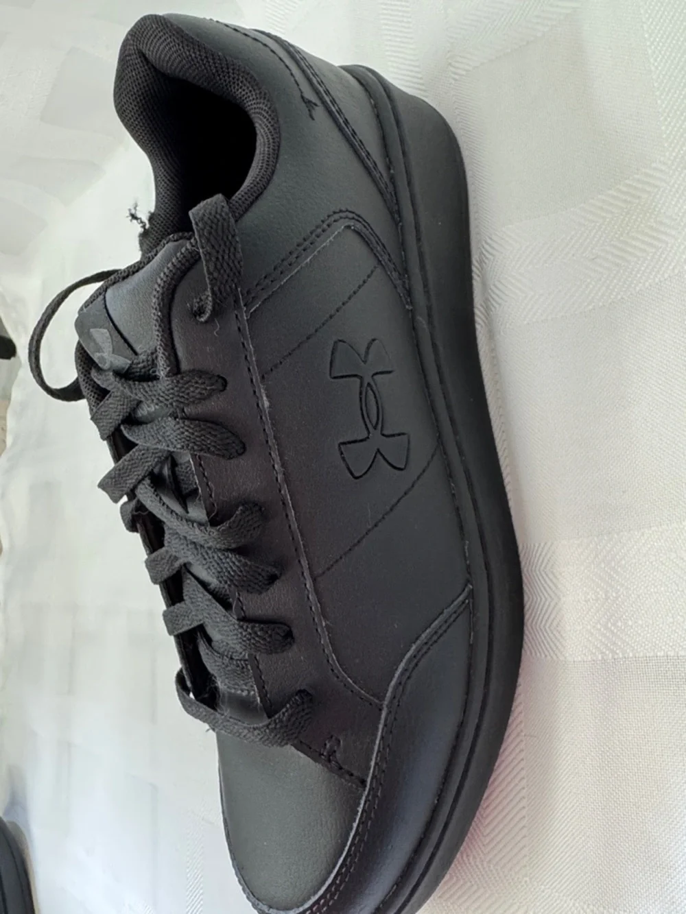 Under Armour all black
